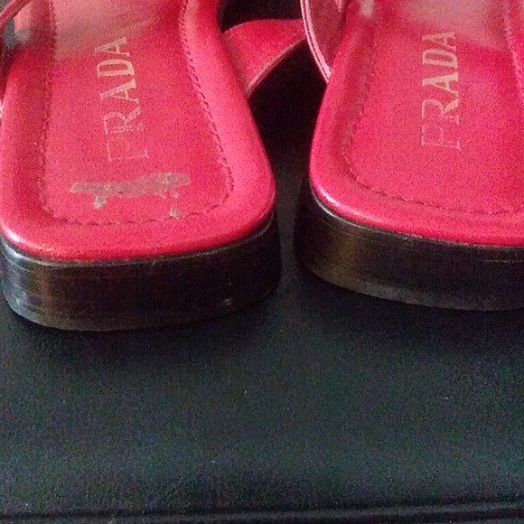 Authentic Prada red Leather Flip flops - Picture 5 of 5